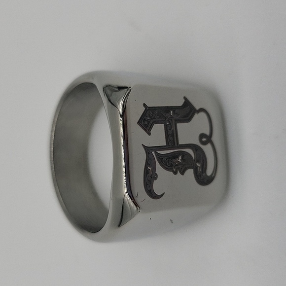 304- Stainless Steel Handmade Men's Ring Letter H Engraved Size 9 NWT - Picture 3 of 8